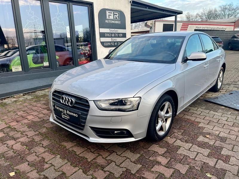 Silber Gebraucht 2012 Audi A4 Ambiente Limousine | 8.999 € (Guter Preis) - Bild 1/4