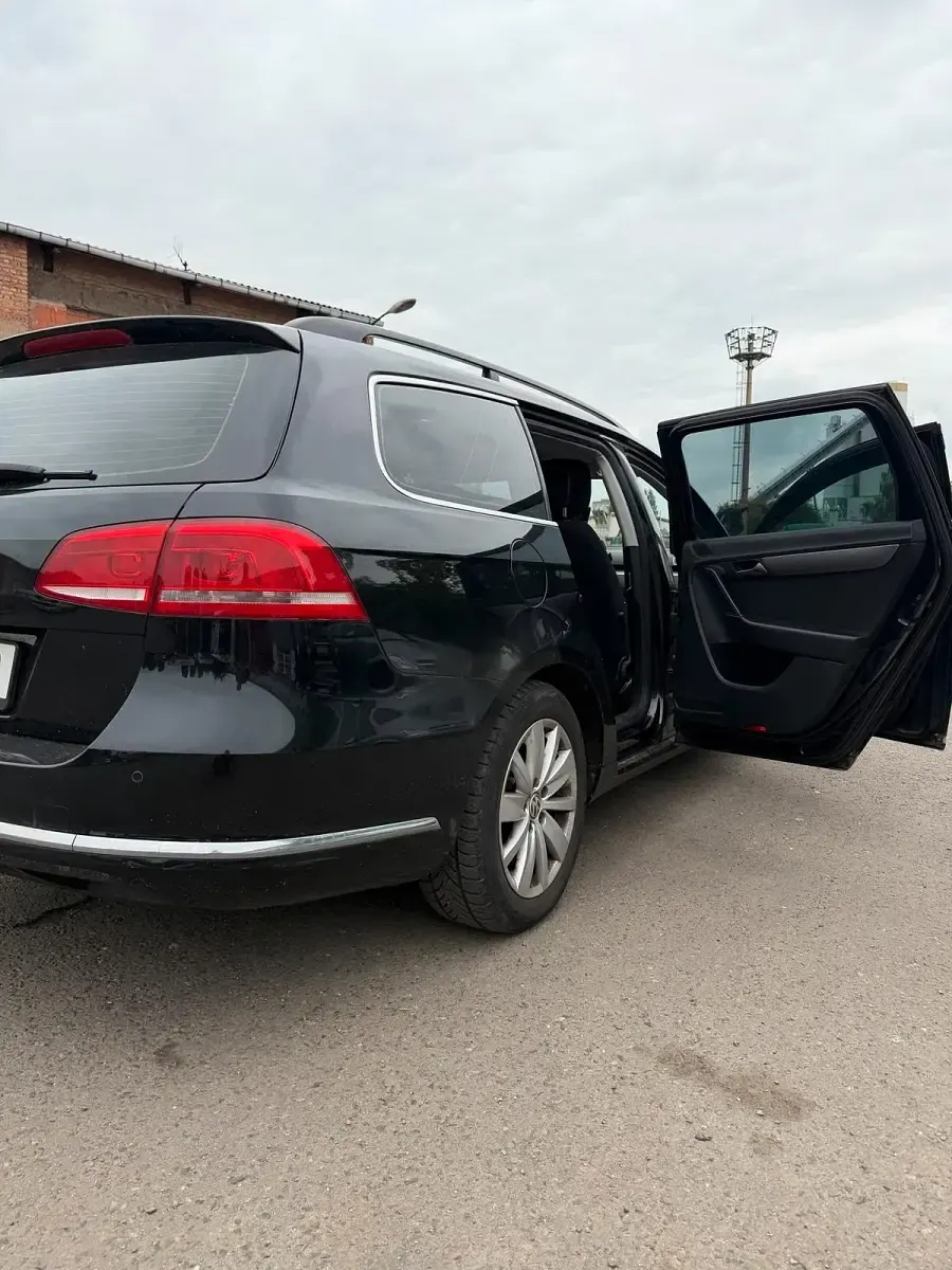 Gebraucht VW Passat 140 PS (102 kW) 2012 Schwarz Kombi