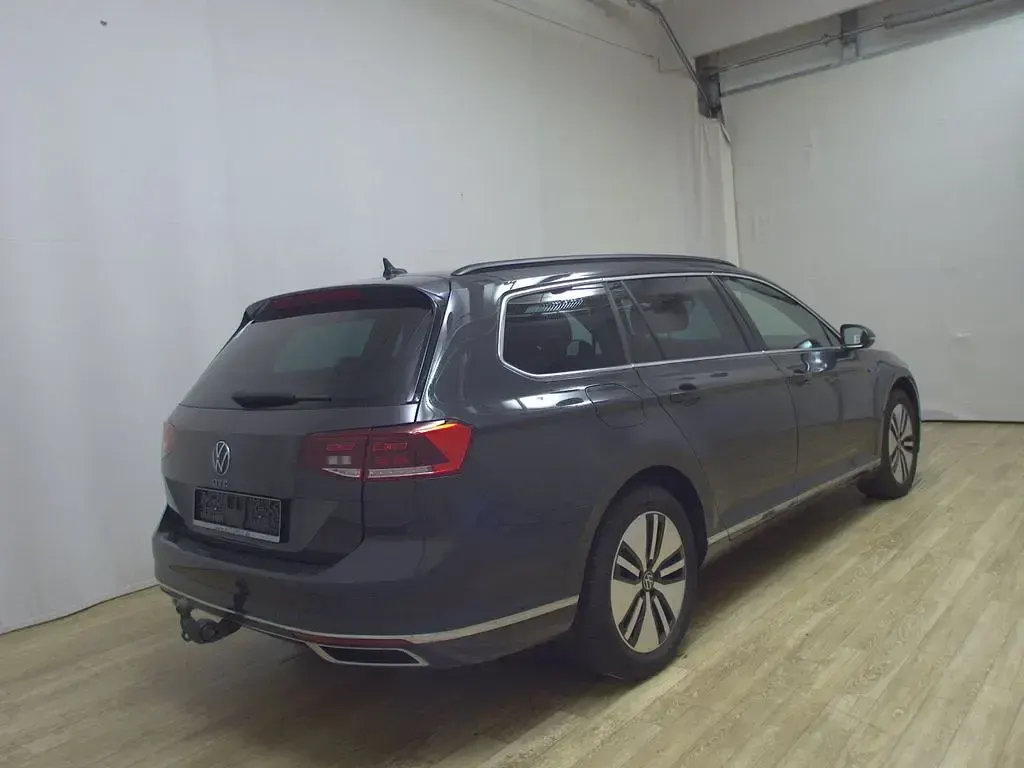 Gebraucht VW Passat 156 PS (114 kW) 2021 Grau Kombi