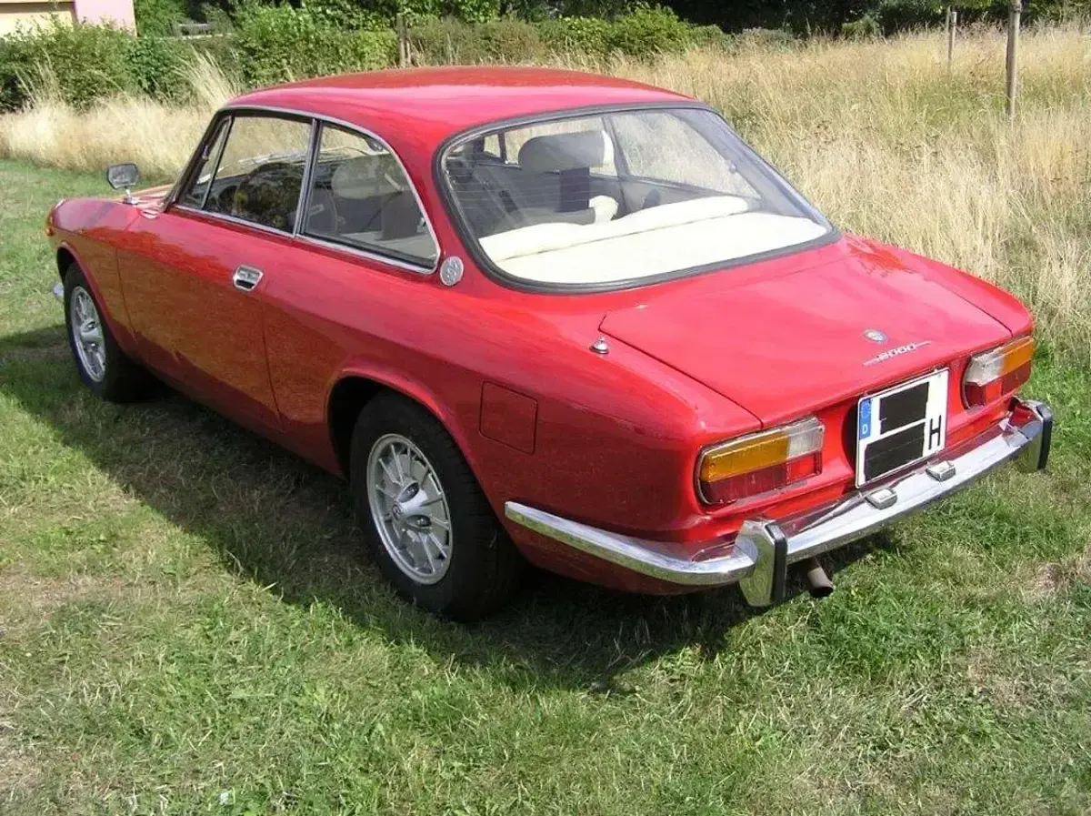 Gebraucht Alfa Romeo 2000 Veloce 126 PS (92 kW) 1975 Rot Coupé