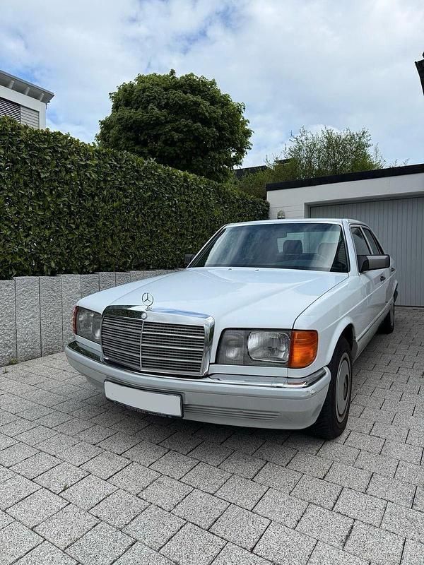 Weiß Gebraucht 1989 Mercedes 420 SE Limousine | 12.000 € - Bild 1/4