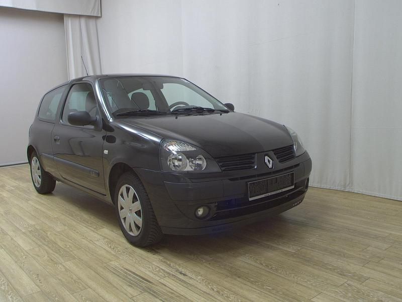 Gebraucht Renault Clio II 58 PS (42 kW) 2004 Other Limousine
