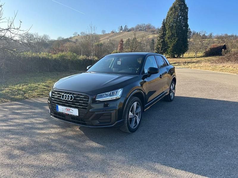 Schwarz Gebraucht 2020 Audi Q2 Design SUV | 21.990 € (Guter Preis) - Bild 1/4
