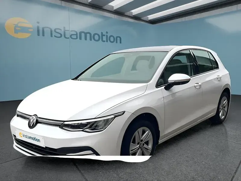 Gebraucht VW Golf VIII 131 PS (96 kW) 2023 Weiß Kleinwagen