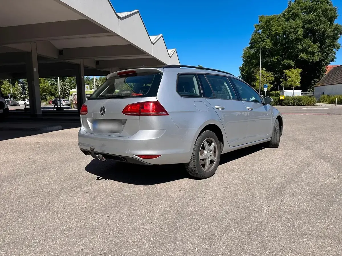 Gebraucht VW Golf VII 110 PS (80 kW) 2026 Silber Kombi