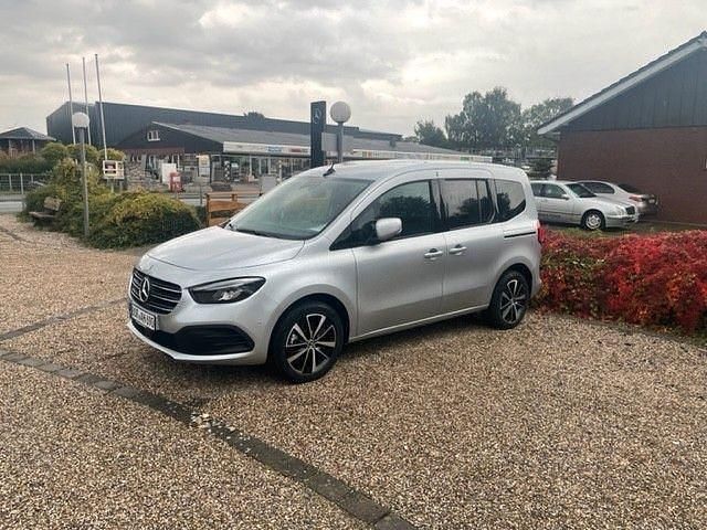 Gebraucht Mercedes T180 Edition 116 PS (85 kW) 2022 Silber metallic Van / Kleinbus