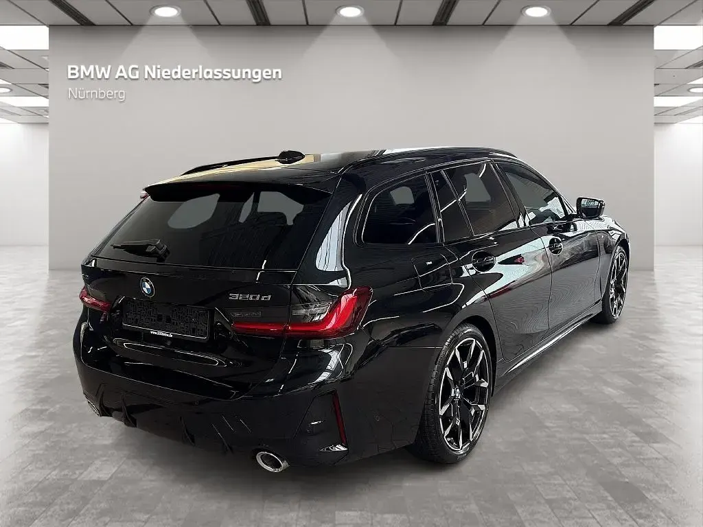 Gebraucht BMW 320 M Sport 190 PS (139 kW) 2025 Schwarz Kombi