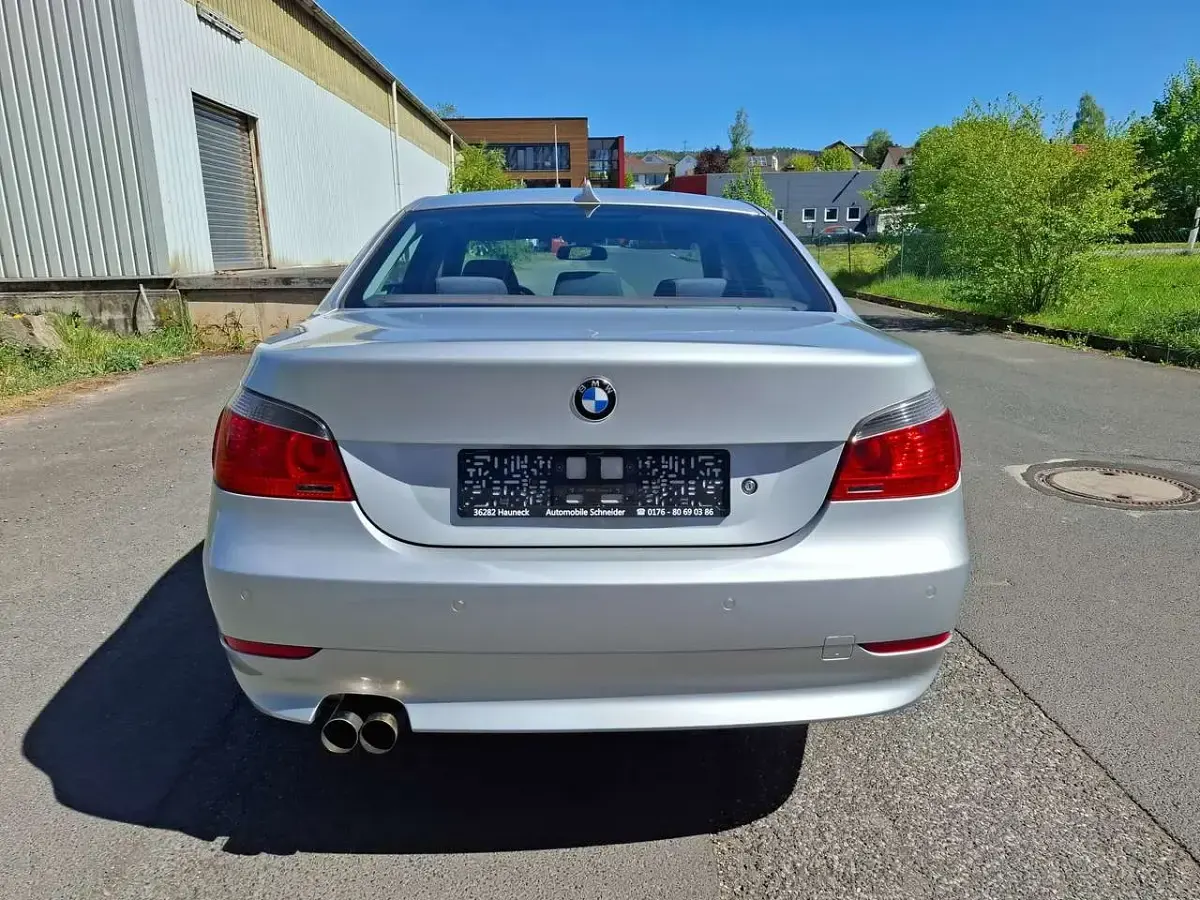 Gebraucht BMW 523 Advantage 177 PS (130 kW) 2006 Titansilber metallic Limousine