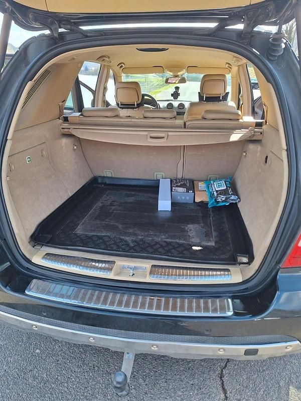 Gebraucht Mercedes ML420 306 PS (225 kW) 2008 Schwarz SUV