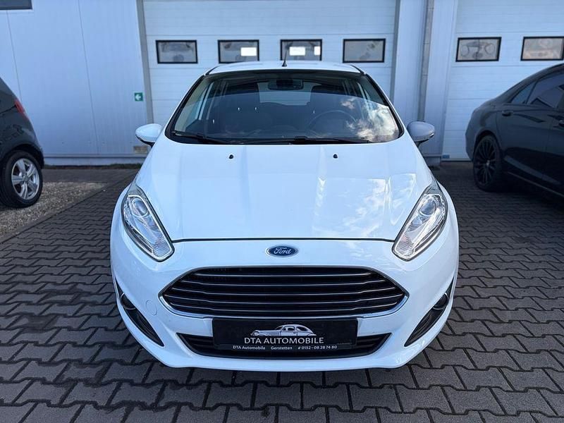 Gebraucht Ford Fiesta Titanium 95 PS (69 kW) 2016 Weiß Limousine