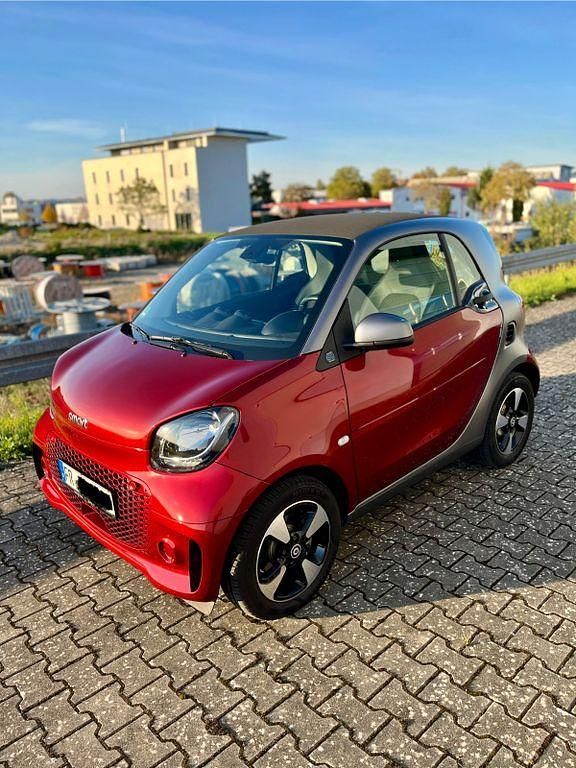 Rot Gebraucht 2021 Smart ForTwo Electric Drive Coupé | 7.600 € (Fairer Preis) - Bild 1/4