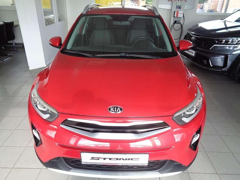 Gebraucht Kia Stonic Vision 84 PS (61 kW) 2017 Rot SUV
