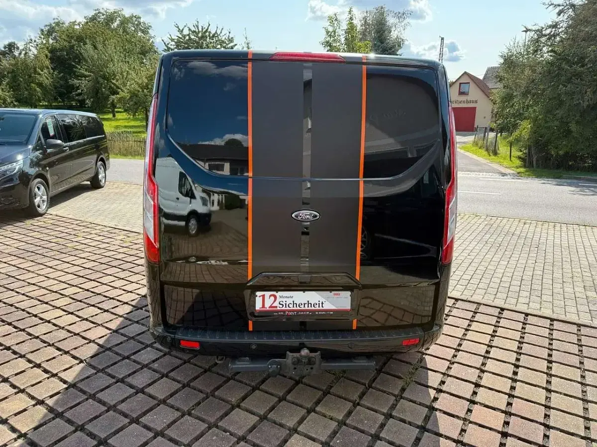 Second-hand Ford Transit Custom Sport 185 CP (136 kW) 2021 Negru Monovolum