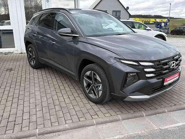Neu Hyundai Tucson Trend 150 PS (110 kW) 2025 Ecotronic grey SUV