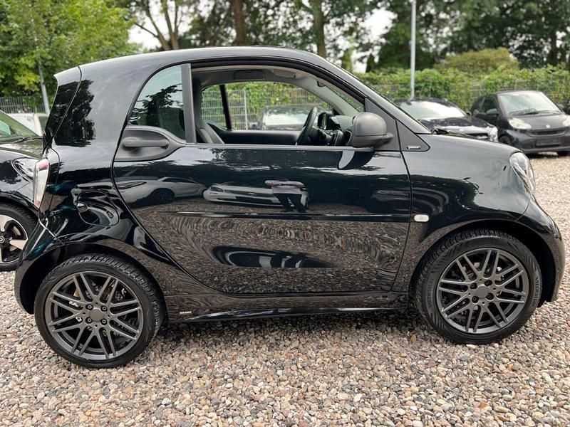 Gebraucht Smart ForTwo Coupé Brabus 90 PS (66 kW) 2018 Schwarz Kleinwagen