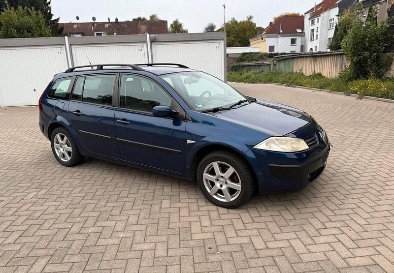 Blau Gebraucht 2004 Renault Mégane GrandTour Kombi | 2.400 € (Fairer Preis) - Bild 1/4
