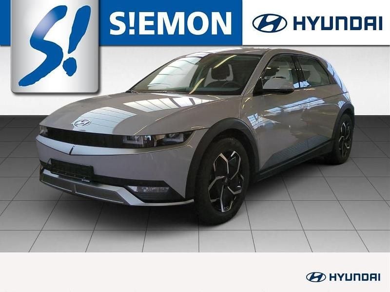 Grau Gebraucht 2024 Hyundai Ioniq 6 Dynamiq Limousine | 32.530 € (Superpreis) - Bild 1/4