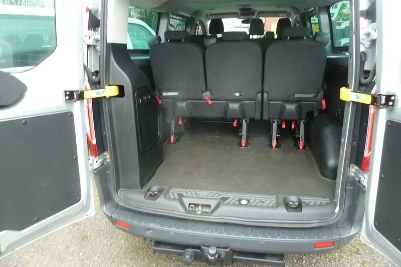 Gebraucht Ford Transit Trend 125 PS (91 kW) 2014 Silber Kombi