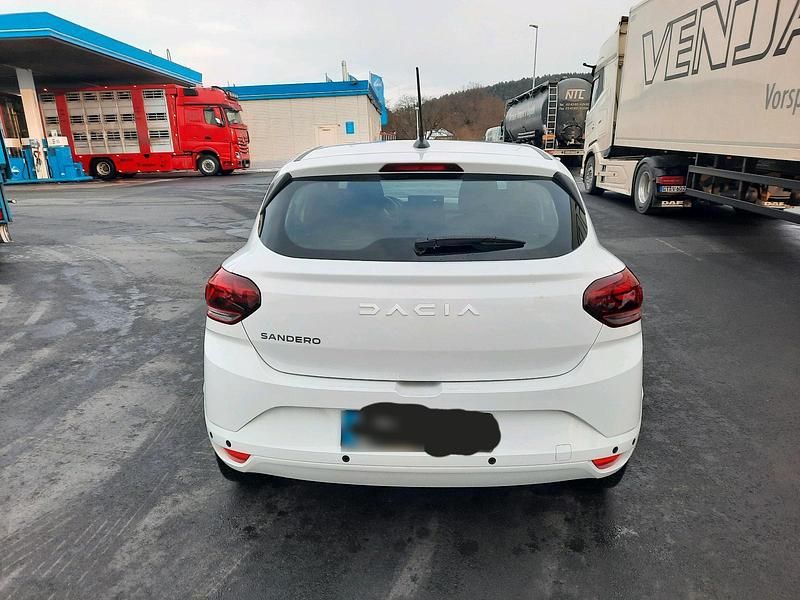 Gebraucht Dacia Sandero Expression 101 PS (74 kW) 2024 Weiß Limousine