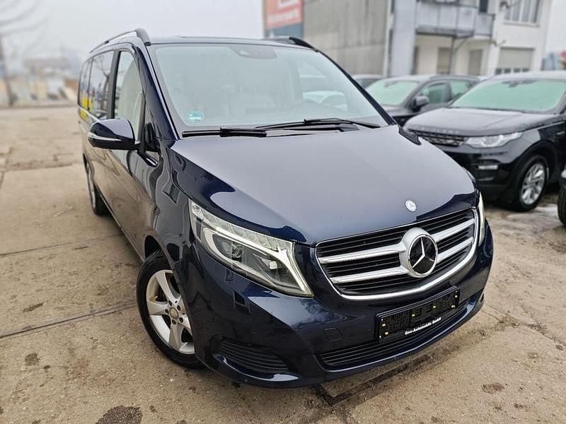 Blau Gebraucht 2015 Mercedes V220 Edition Van / Kleinbus | 26.900 € (Fairer Preis) - Bild 1/4