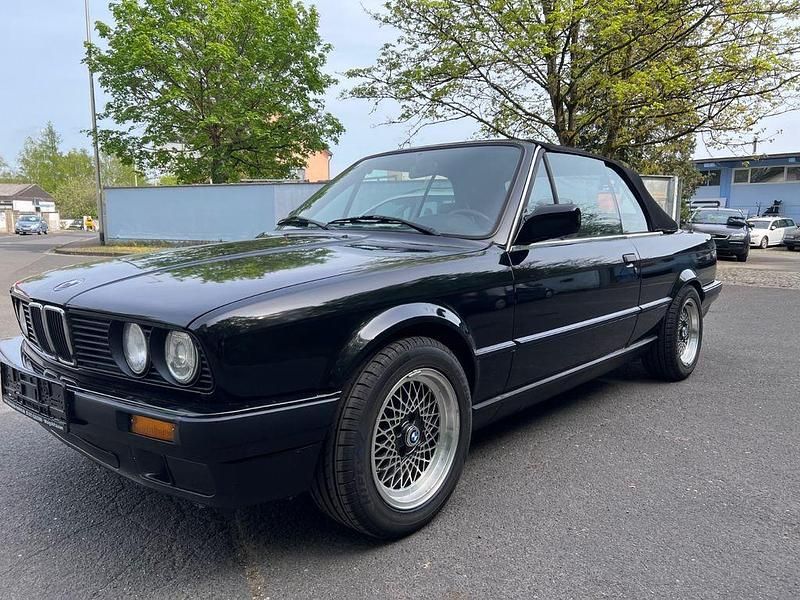 Gebraucht BMW 318 Cabriolet 113 PS (83 kW) 1991 Schwarz Cabrio