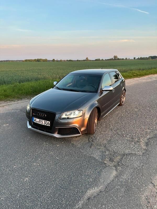 Grau Gebraucht 2011 Audi RS3 Comfort Kleinwagen | 24.000 € (Superpreis) - Bild 1/4