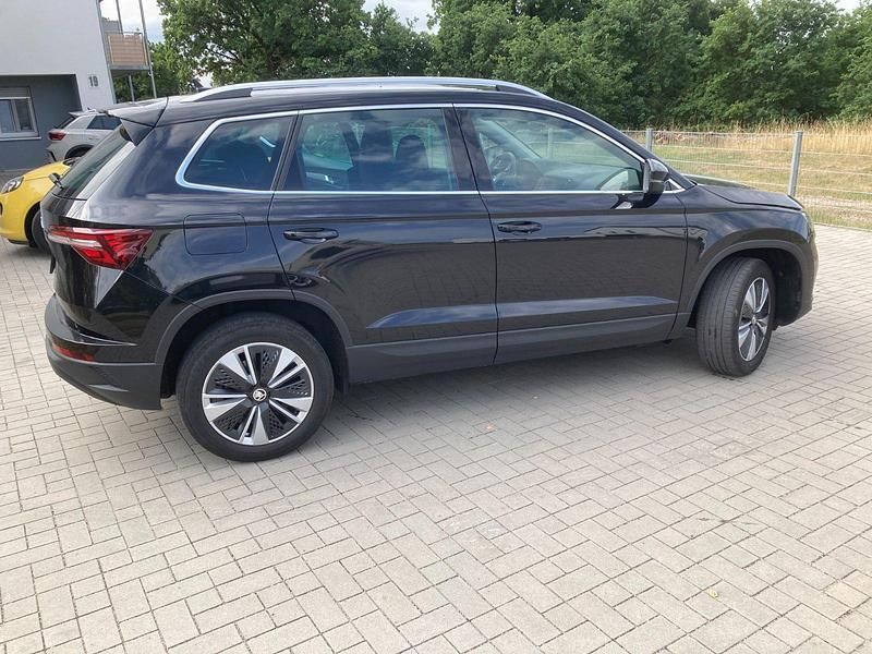 Schwarz Gebraucht 2024 Skoda Karoq Style SUV | 30.000 € - Bild 1/4
