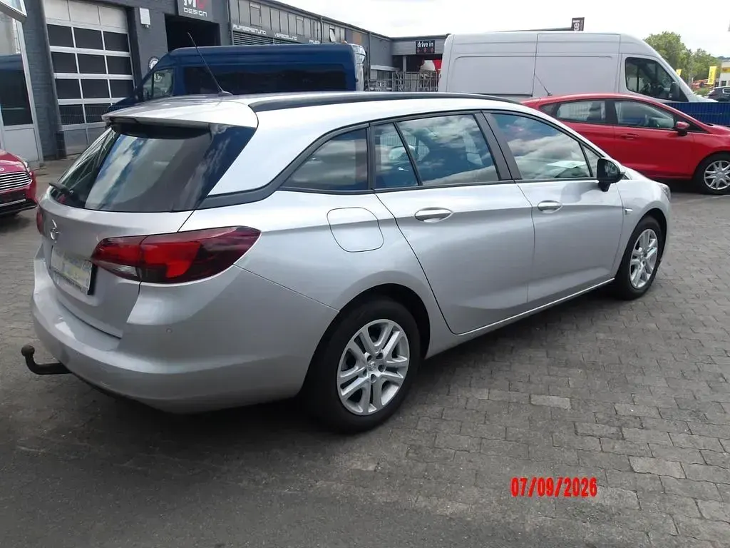 Gebraucht Opel Astra Edition 105 PS (77 kW) 2020 Silber Kombi