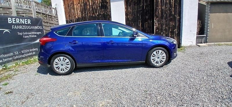 Second-hand Ford Focus 125 CP (91 kW) 2018 Albastru Berlinǎ