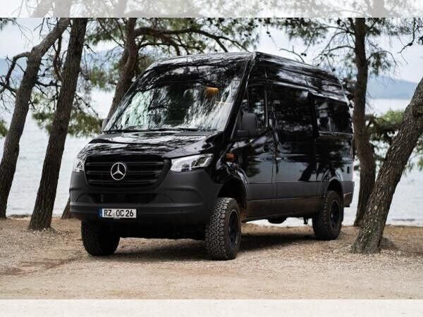 Neu Mercedes Sprinter 170 PS (125 kW) 2025 Schwarz (tiefschwarz) Van