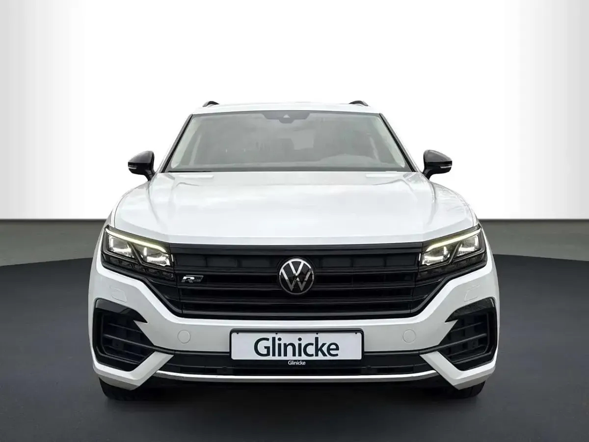 Gebraucht VW Touareg Atmosphere 286 PS (210 kW) 2021 Oryxweiß perlmutteffekt SUV