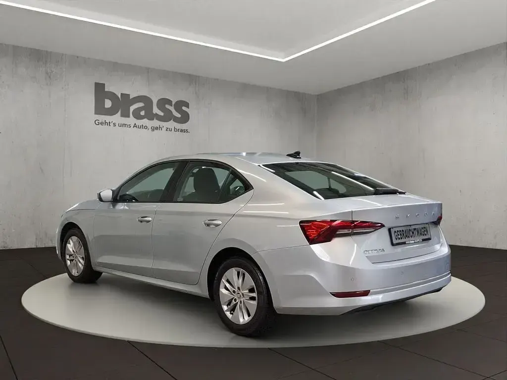 Gebraucht Skoda Octavia Ambition 110 PS (80 kW) 2022 Brillantsilber metallic Limousine