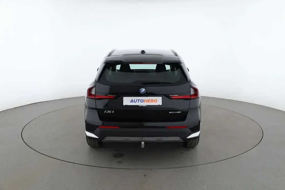 Gebraucht BMW iX1 150 kW (204 PS) 2025 Schwarz SUV