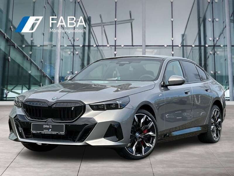Grau Gebraucht 2024 BMW i5 M Sport Limousine | 74.980 € - Bild 1/4