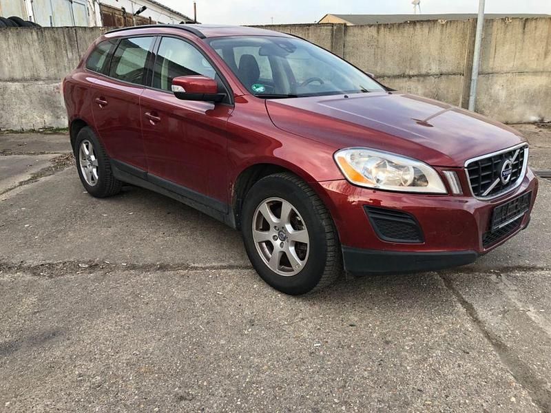 Gebraucht Volvo XC60 163 PS (119 kW) 2010 Rot SUV