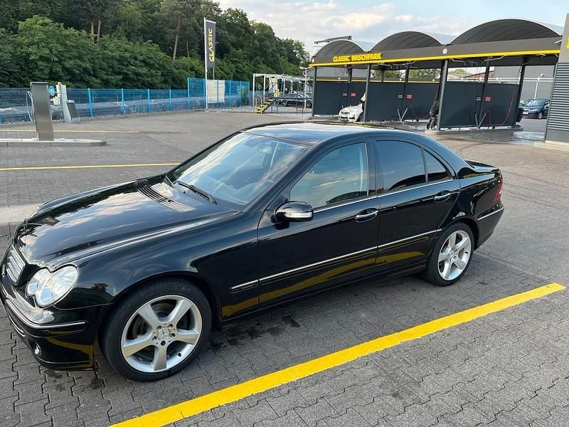 Gebraucht Mercedes C230 Elegance 204 PS (150 kW) 2005 Schwarz Limousine