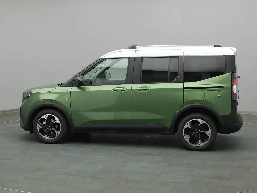Neu Ford Tourneo Courier Active 125 PS (91 kW) 2026 Grün Van / Kleinbus