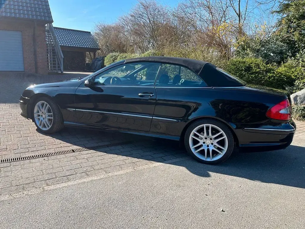 Gebraucht Mercedes CLK200 Avantgarde 184 PS (135 kW) 2008 Schwarz Cabrio