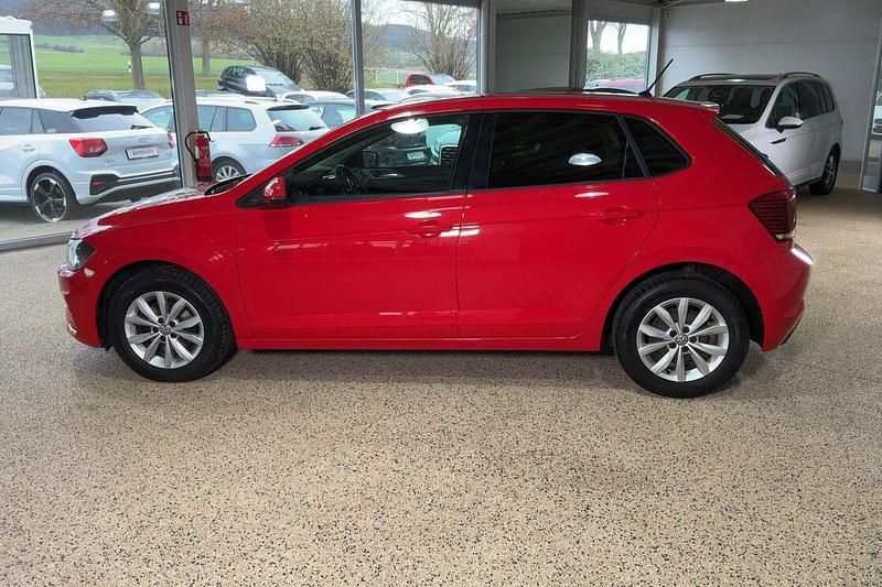 Gebraucht VW Polo Highline 2019 Rot Limousine