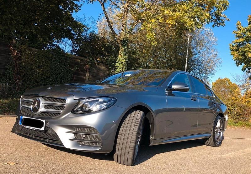 Gebraucht Mercedes E220 AMG line 194 PS (142 kW) 2018 Grau Limousine