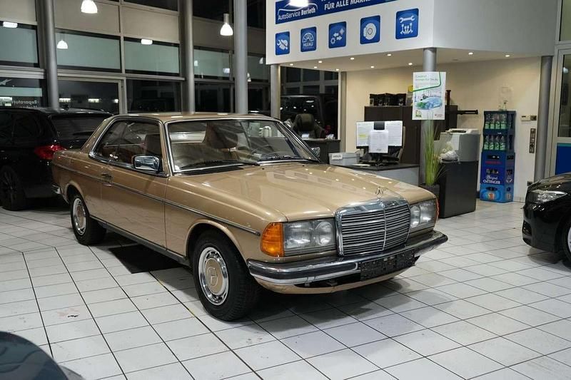 Gold Gebraucht 1984 Mercedes 230 Coupé | 10.900 € - Bild 1/4