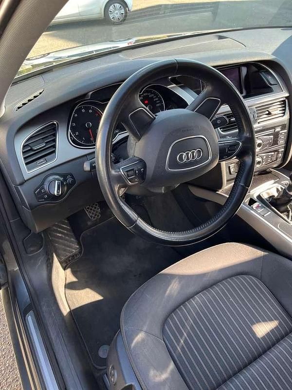 Gebraucht Audi A4 Ambiente 120 PS (88 kW) 2012 Grau Limousine