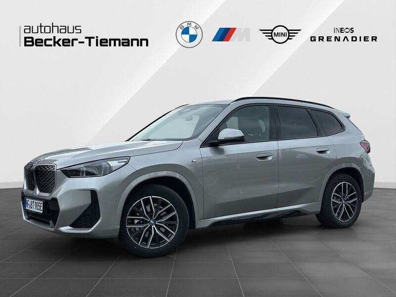 Spacesilber Gebraucht 2025 BMW iX1 M Sport SUV | 46.886 € (Fairer Preis) - Bild 1/4