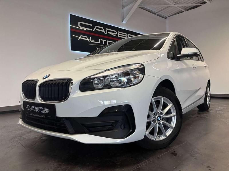 Alpinweiss iii Gebraucht 2020 BMW 218 Van / Kleinbus | 18.490 € (Fairer Preis) - Bild 1/4