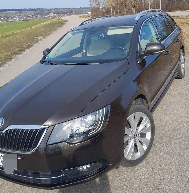 Gebraucht Skoda Superb Elegance 170 PS (125 kW) 2014 Braun Limousine