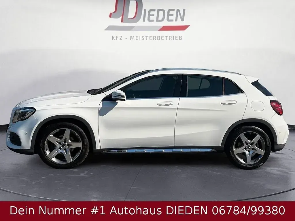Usata Mercedes GLA200 AMG 156 CV (114 kW) 2018 Bianco SUV