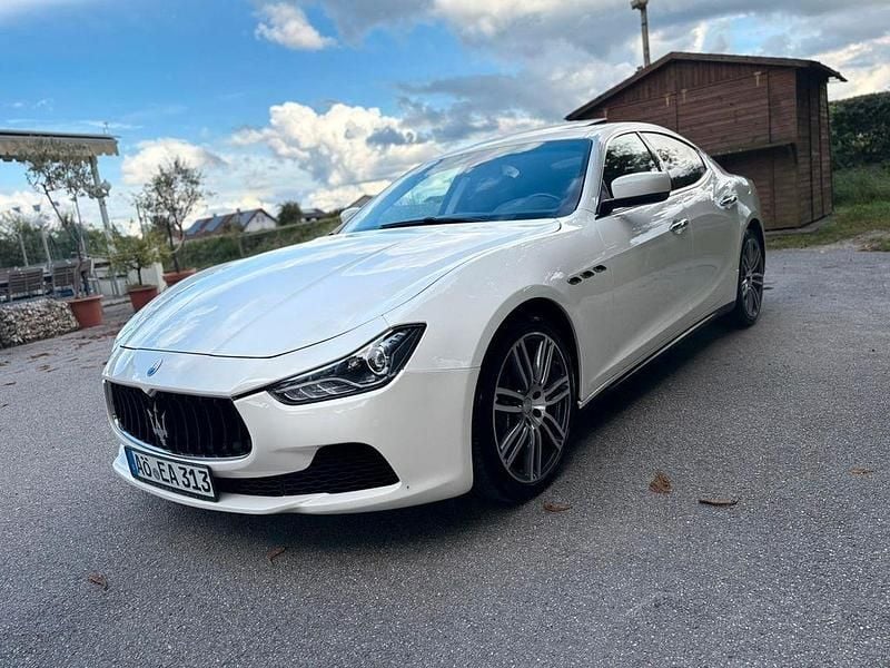 Weiß Gebraucht 2016 Maserati Ghibli Limousine | 22.500 € (Guter Preis) - Bild 1/4