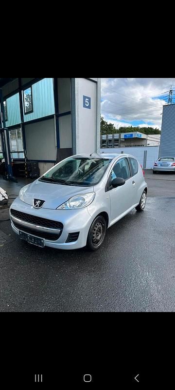 Silber Gebraucht 2006 Peugeot 107 Kleinwagen | 2.250 € (Fairer Preis) - Bild 1/4
