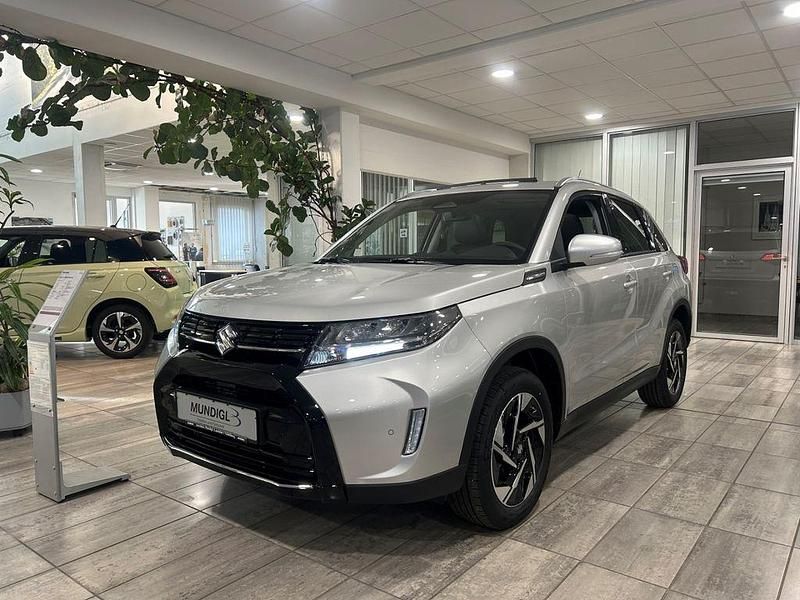 Silber Neu 2025 Suzuki Vitara Comfort+ SUV | 25.900 € (Fairer Preis) - Bild 1/4
