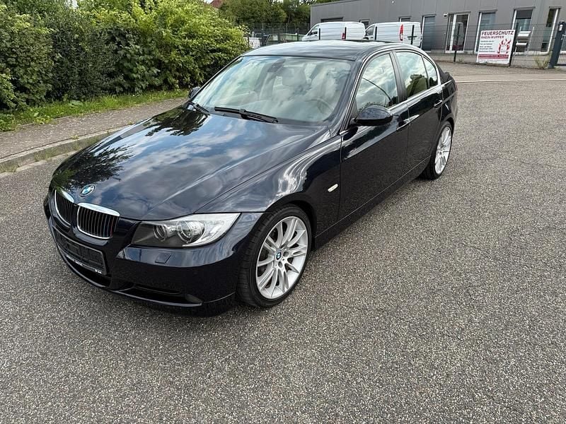 Gebraucht BMW 325 218 PS (160 kW) 2005 Blau Limousine